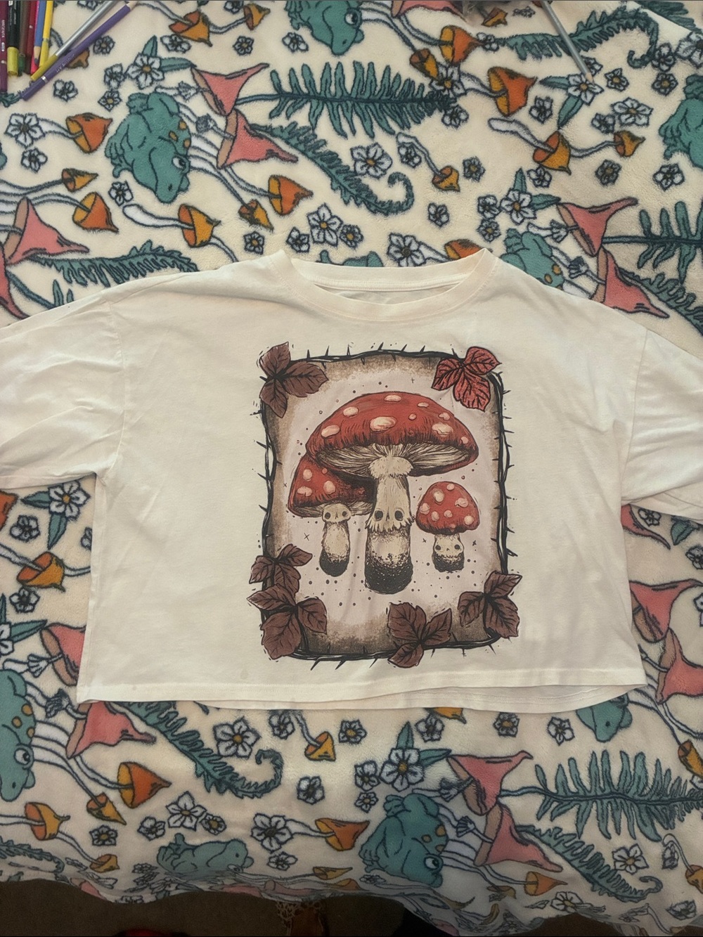 Juniors mushroom boxy roomy crop T shirt